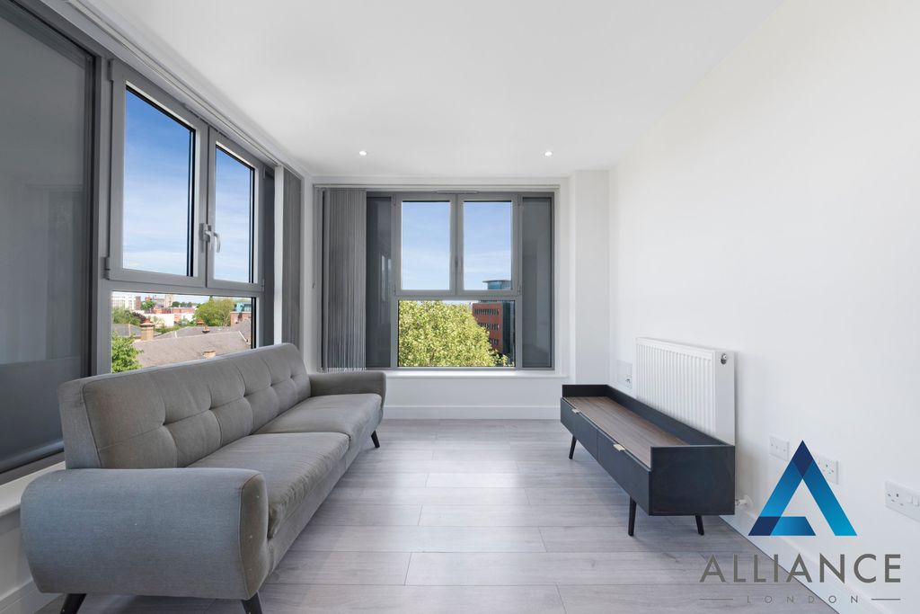 Property photo 3 of 10