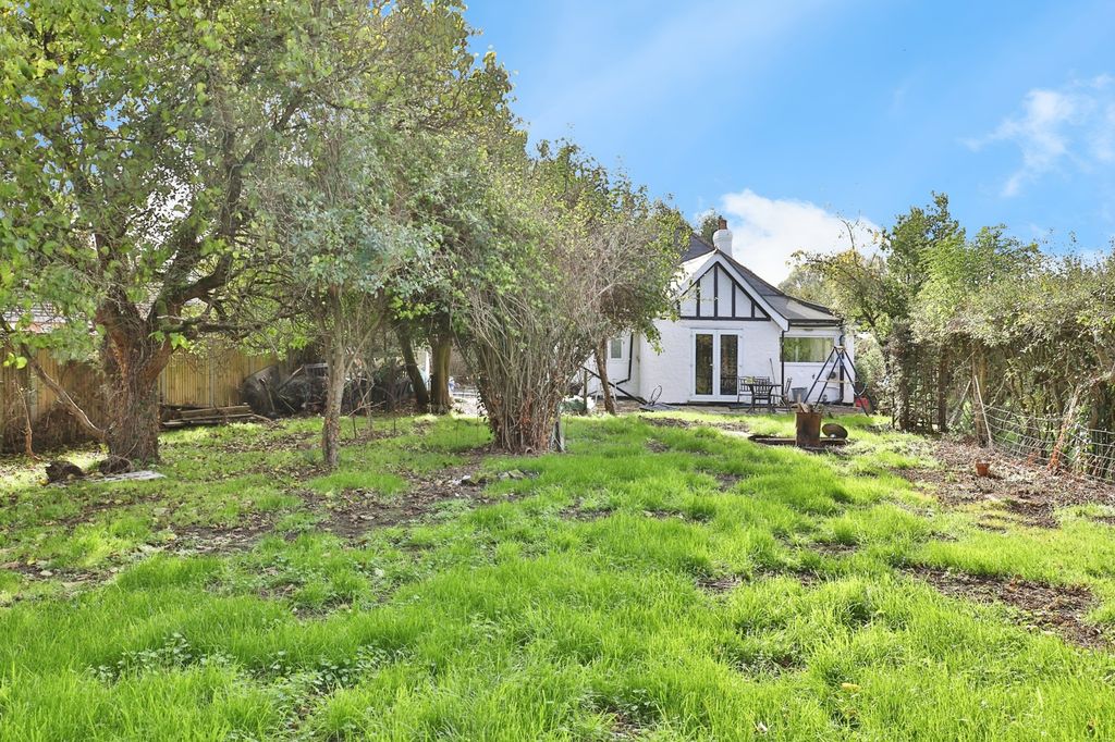 Property photo 2 of 17 Photo