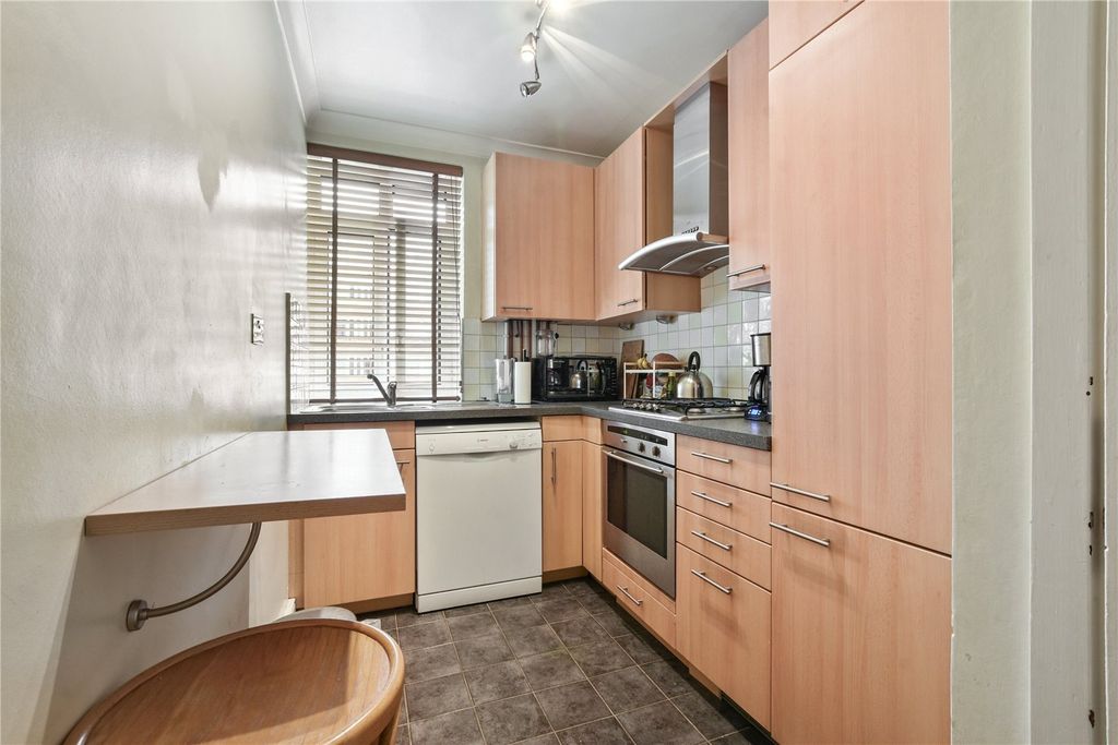 Property photo 2 of 14 Picture No. 20