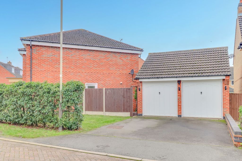 Property photo 3 of 24