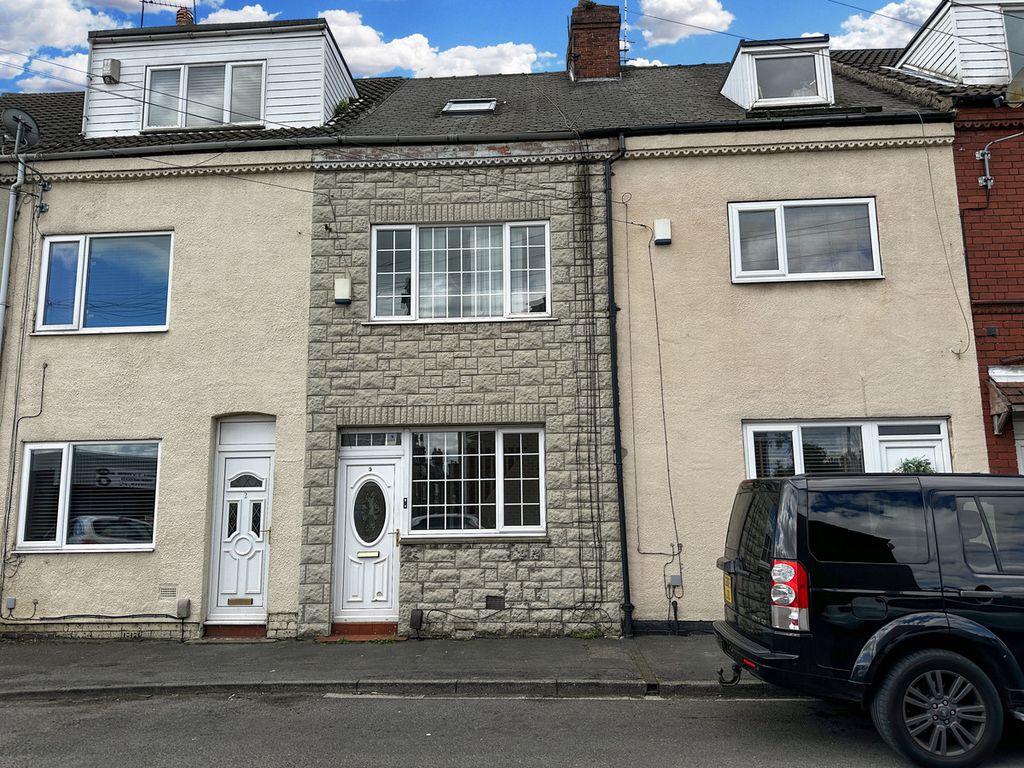 Property photo 2 of 17