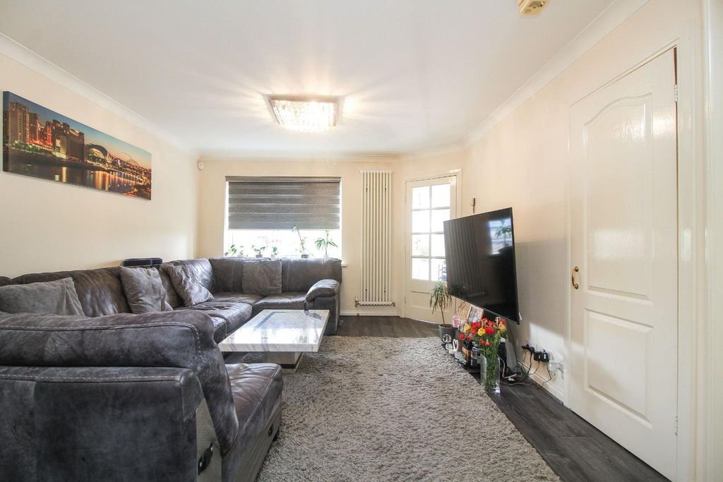 Property photo 2 of 15 2