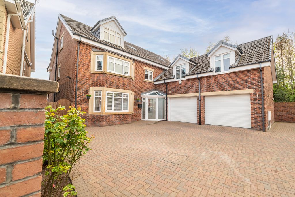 Property photo 1 of 38