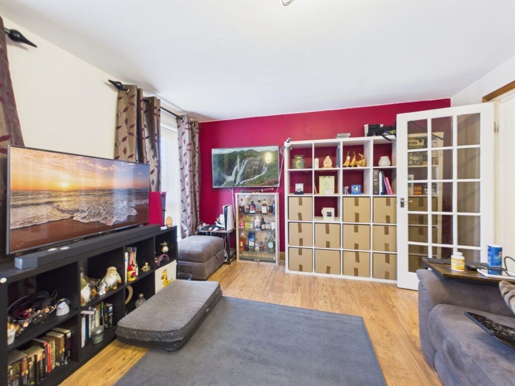 Property photo 3 of 21