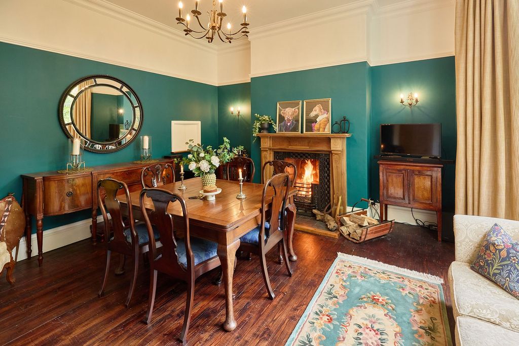 Property photo 2 of 51