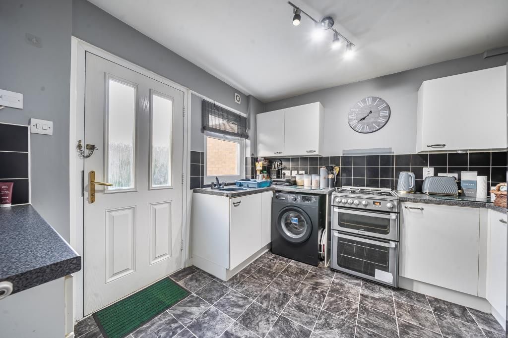 Property photo 3 of 20 Kitchen