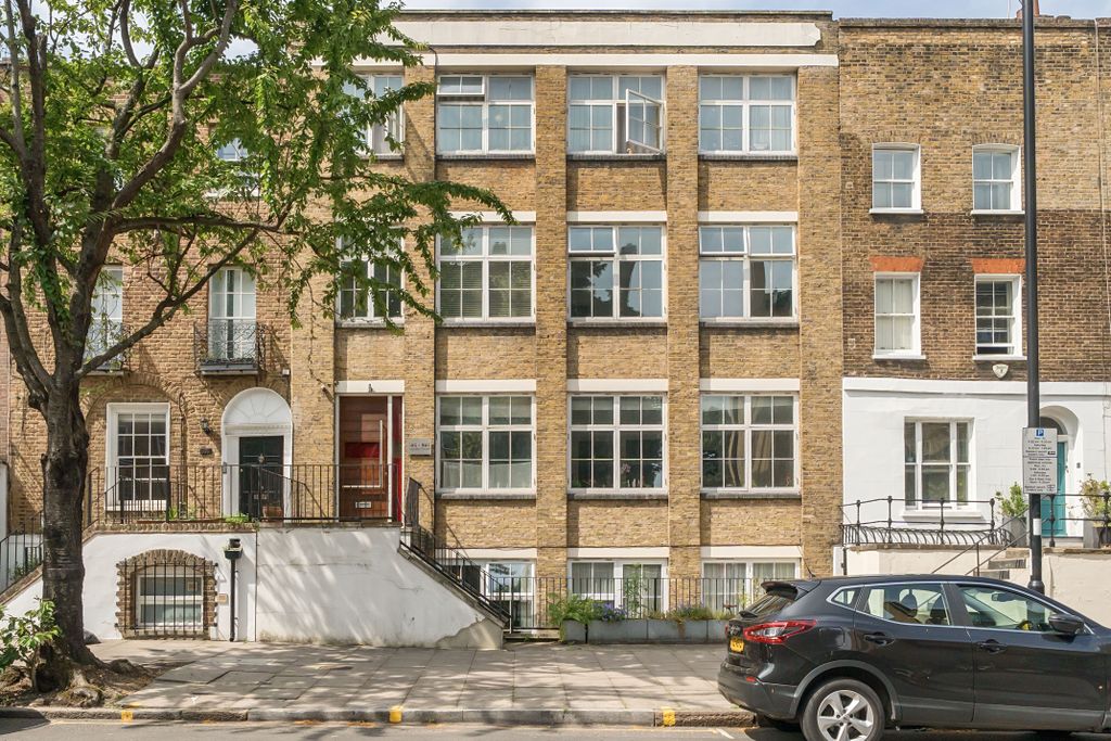 Property photo 2 of 21