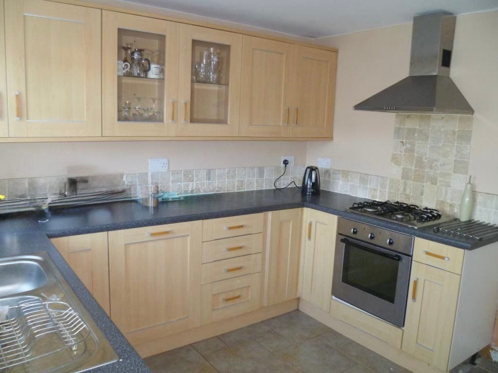 Property photo 2 of 7 Kitchen