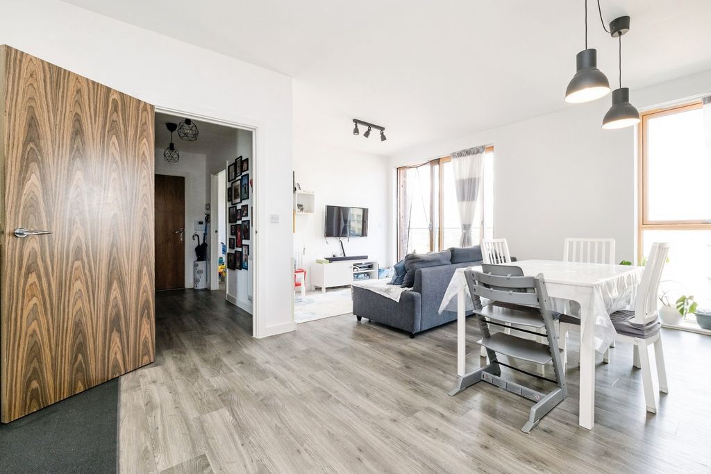 Property photo 2 of 18 Pbox-Img.Jpg