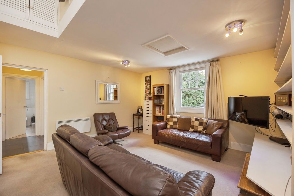 Property photo 3 of 12 Pbox-Img.Jpg