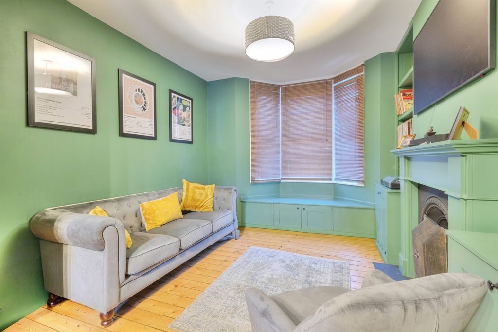 Property photo 3 of 36