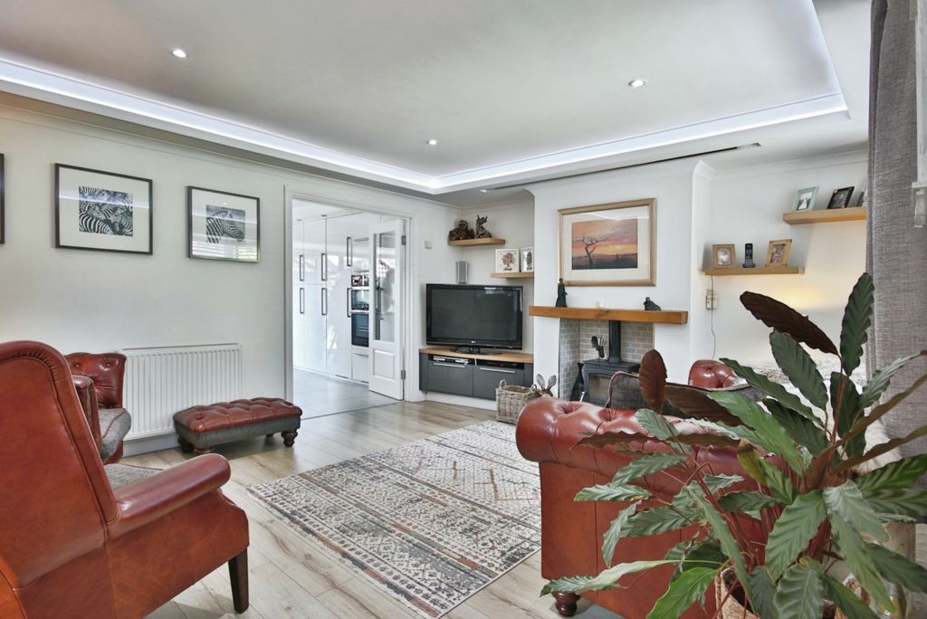 Property photo 3 of 26 4406876