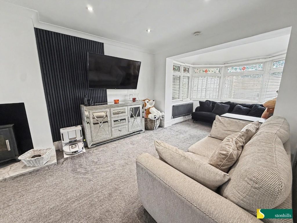 Property photo 3 of 17 2.Jpg