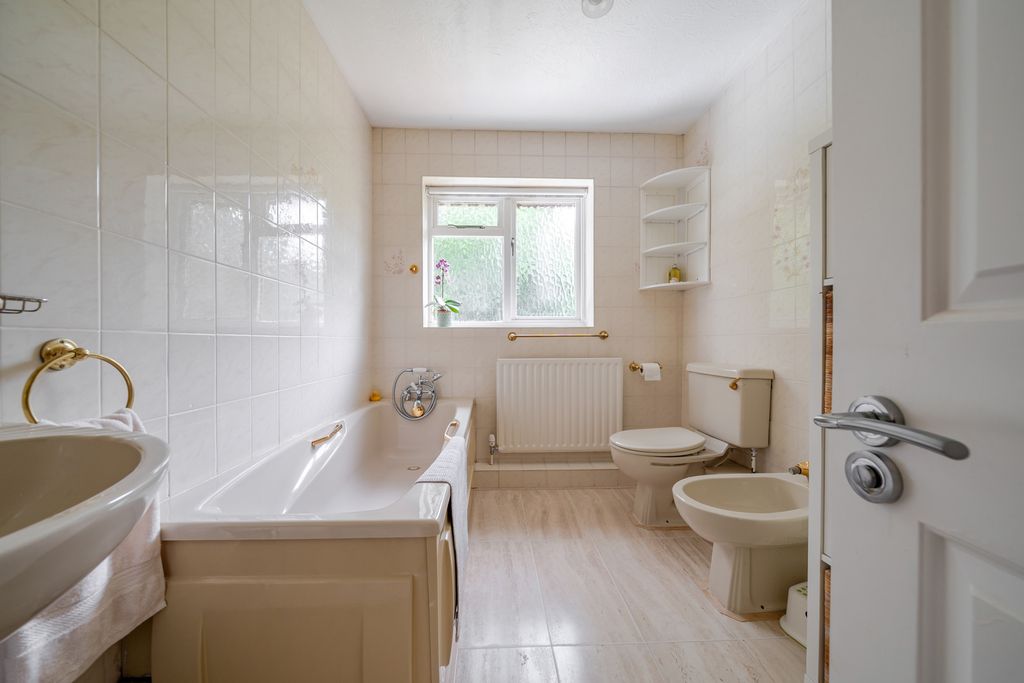 Property photo 3 of 16 Property Photo