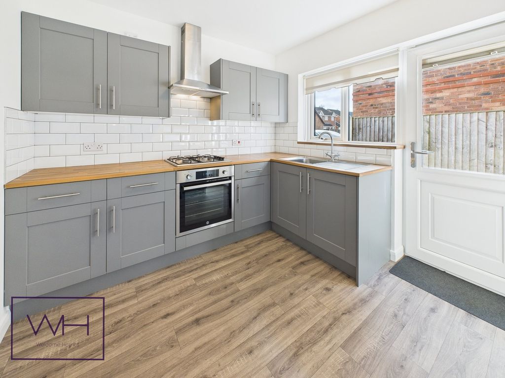 Property photo 2 of 16 Kitchen 1