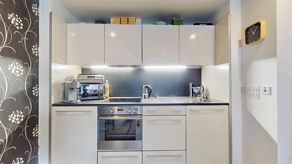 Property photo 3 of 11 P7.Jpg