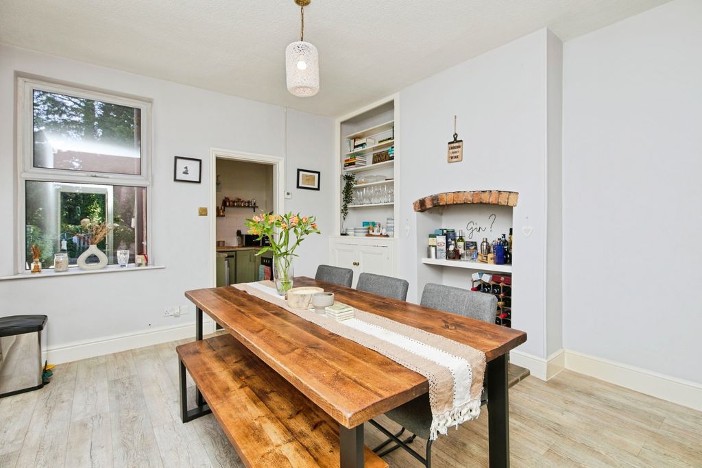 Property photo 2 of 11 Dining Room