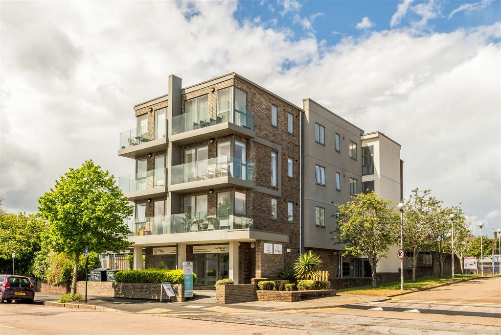 Property photo 1 of 12 F1, 253 Portland Road -1.Jpg