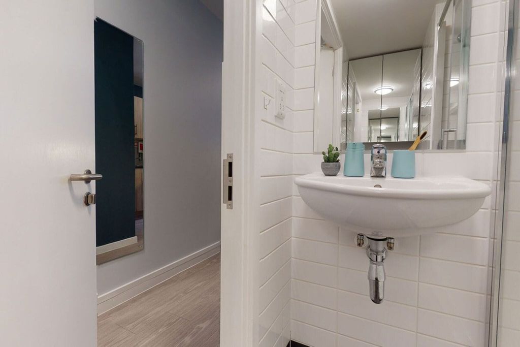 Property photo 3 of 30 Bathroom
