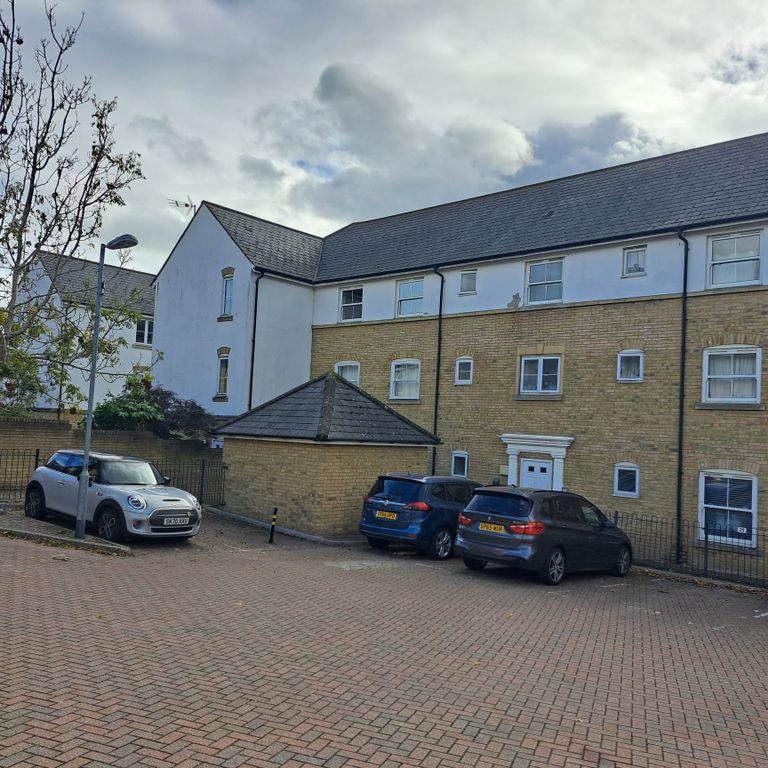 Property photo 1 of 12 Outside