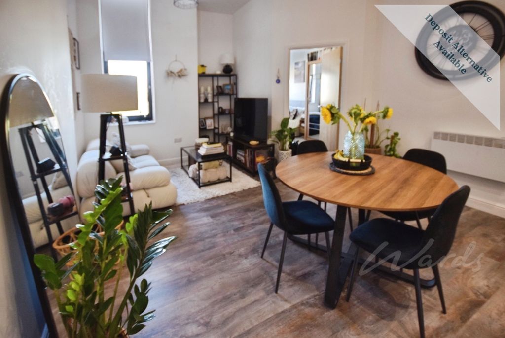 Property photo 3 of 9 Bishop Lounge 1