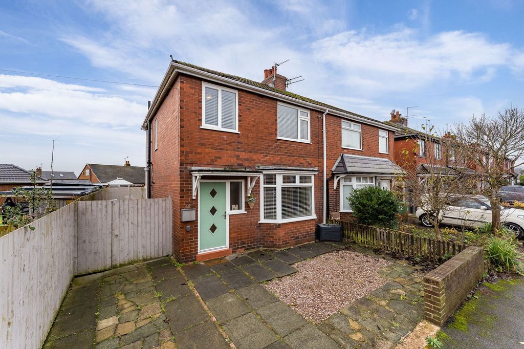 Property photo 1 of 26