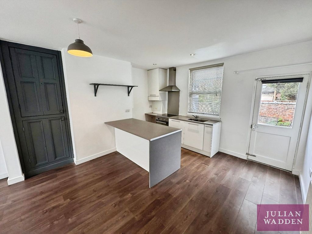 Property photo 3 of 11 Picture 3