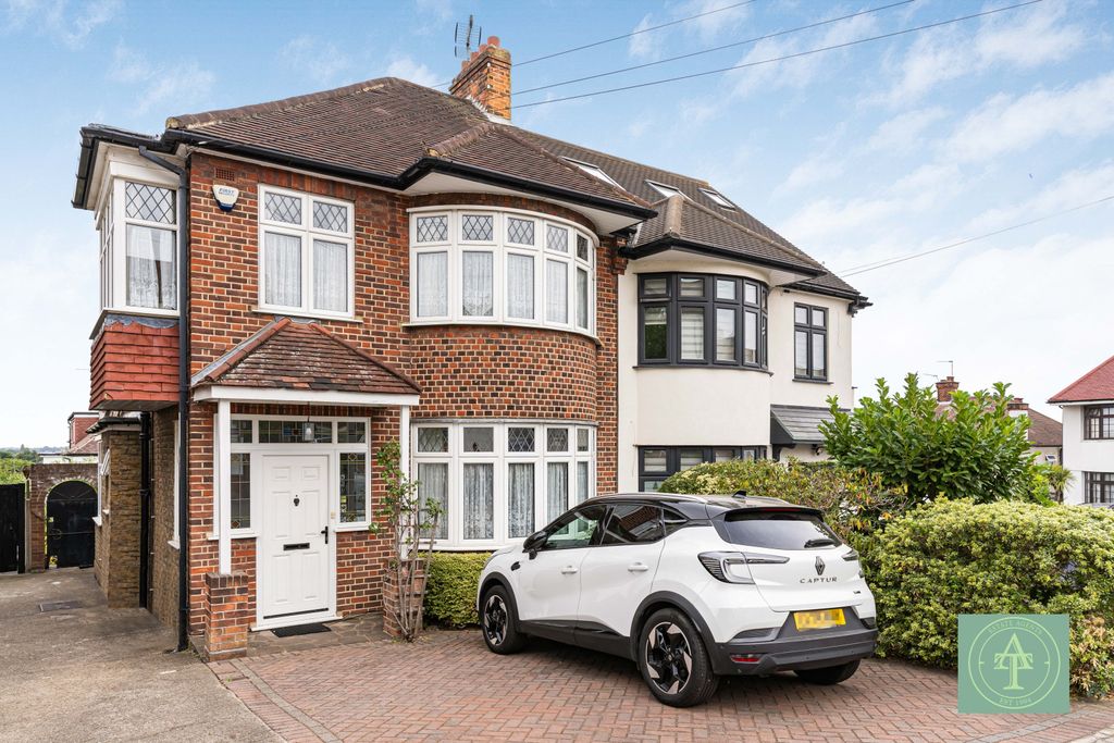 Property photo 1 of 36 3 Bedroom Semi Detached For Sale