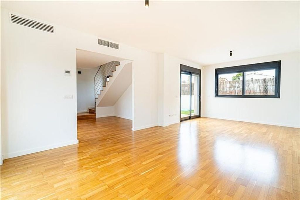 Property photo 3 of 23