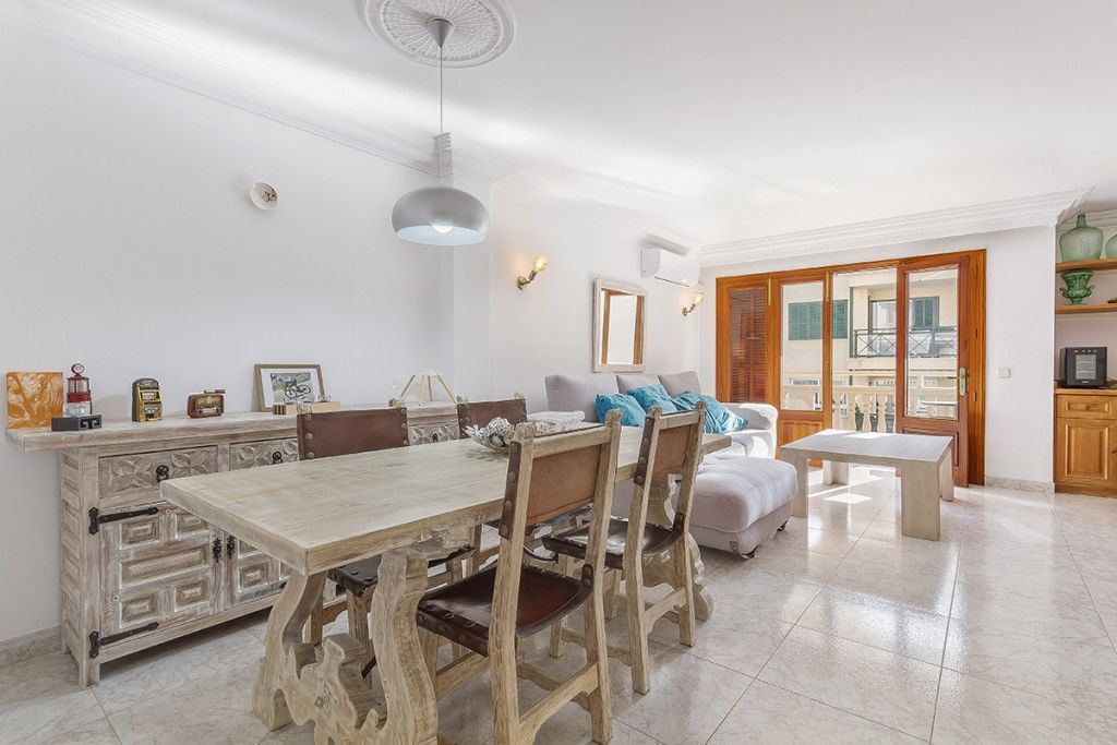 Property photo 3 of 12 Dining