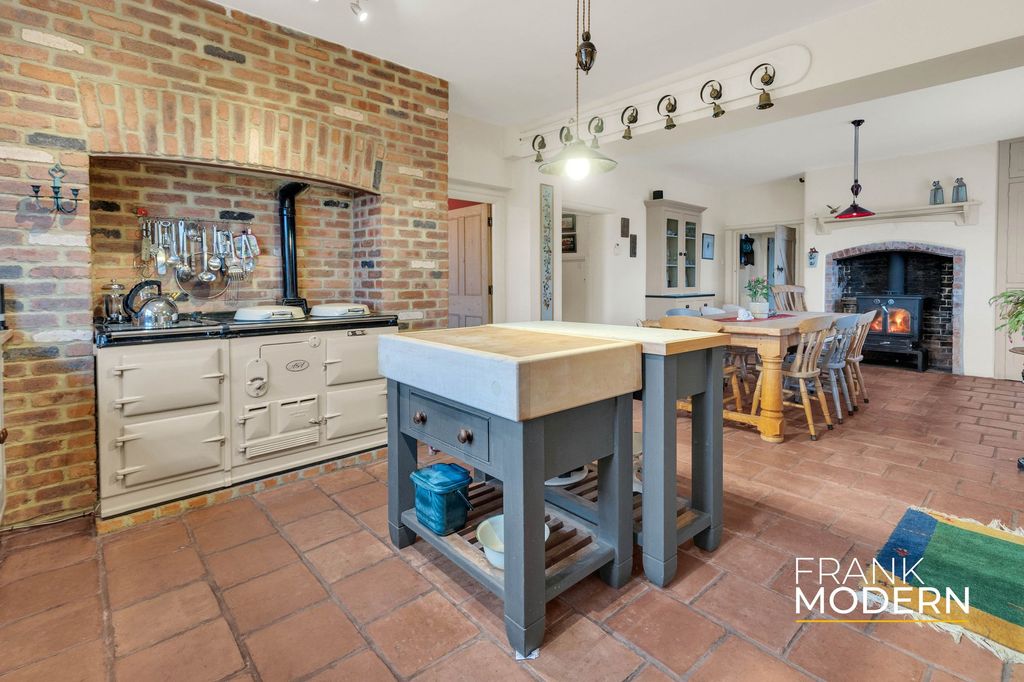 Property photo 2 of 57 Kitchen