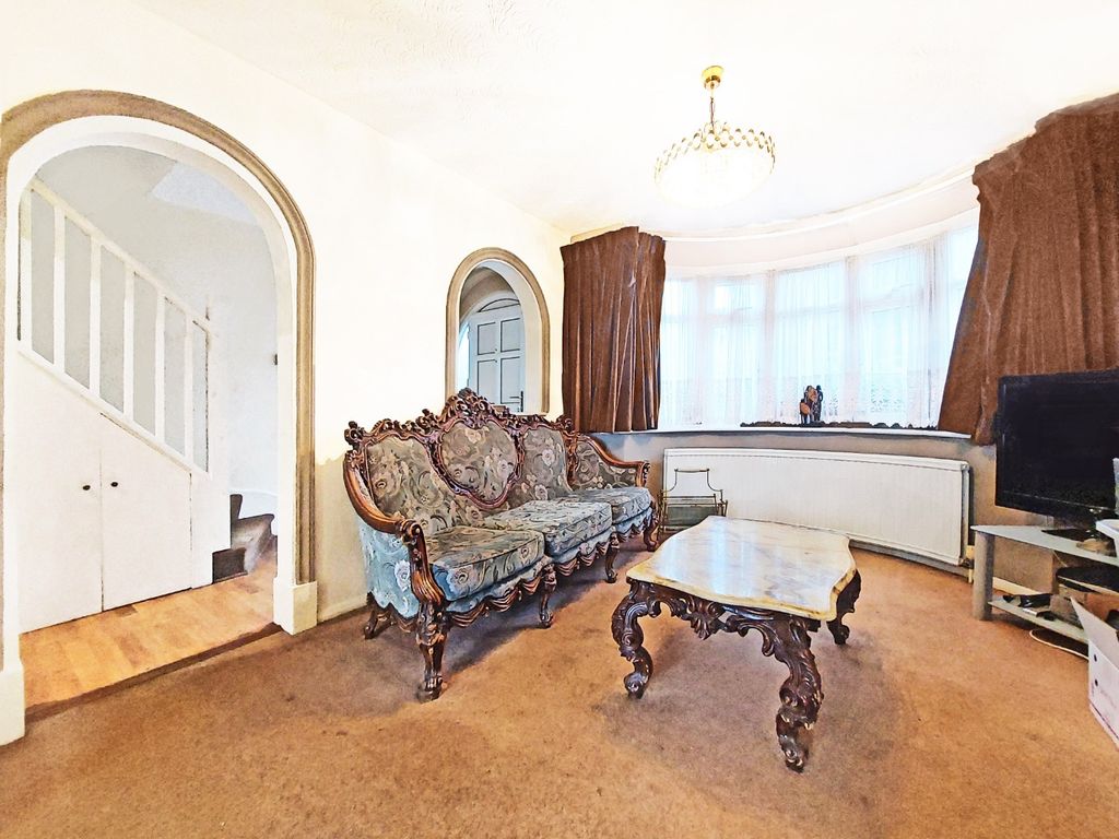 Property photo 3 of 14 4532172