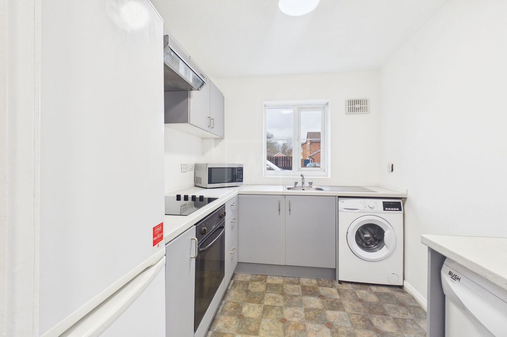 Property photo 2 of 12 Kitchen