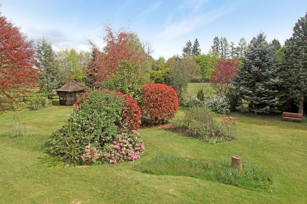 Property photo 3 of 12