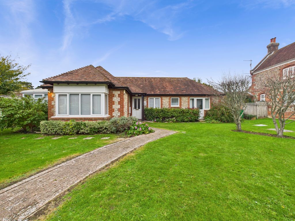 Property photo 1 of 15 Cam03519G0-Pr0405-Still001