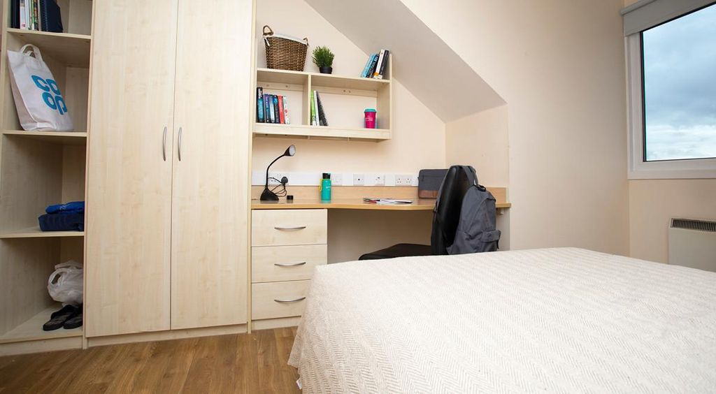 Property photo 2 of 11
