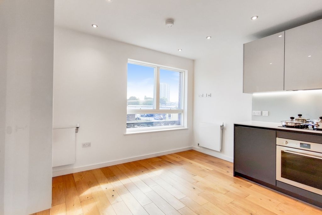 Property photo 1 of 18 2_Kitchen-0