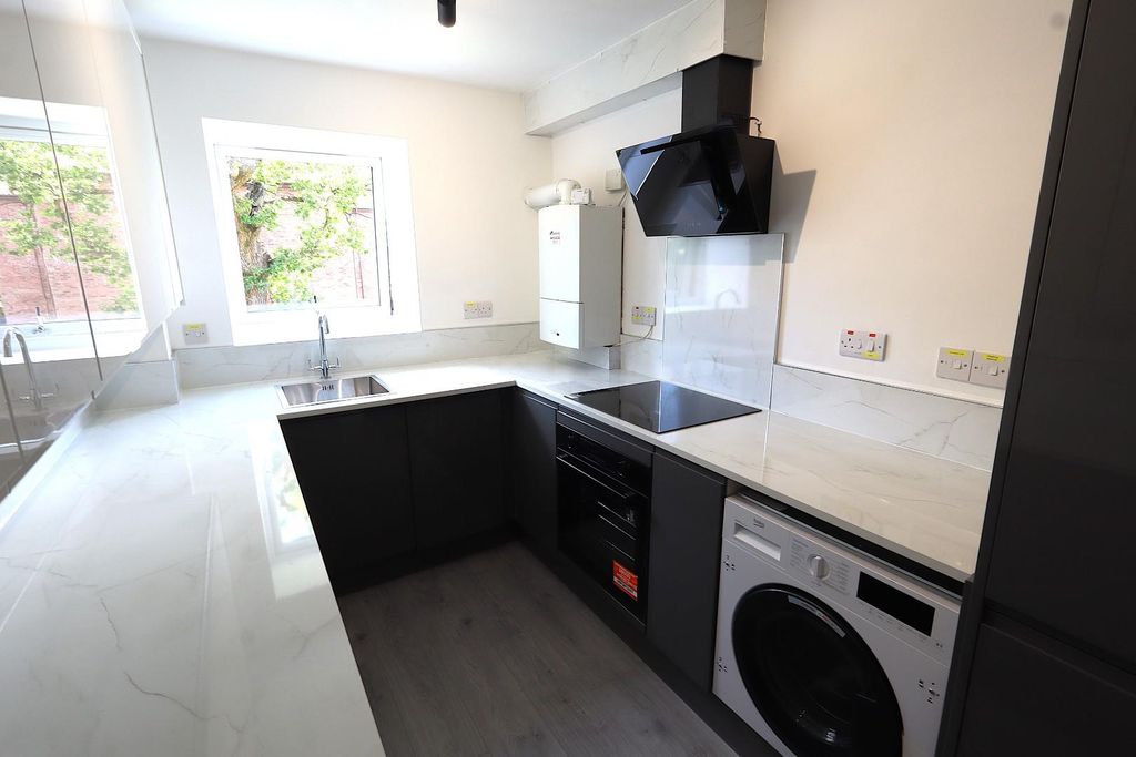 Property photo 2 of 7 Re-Fitted Kitchen