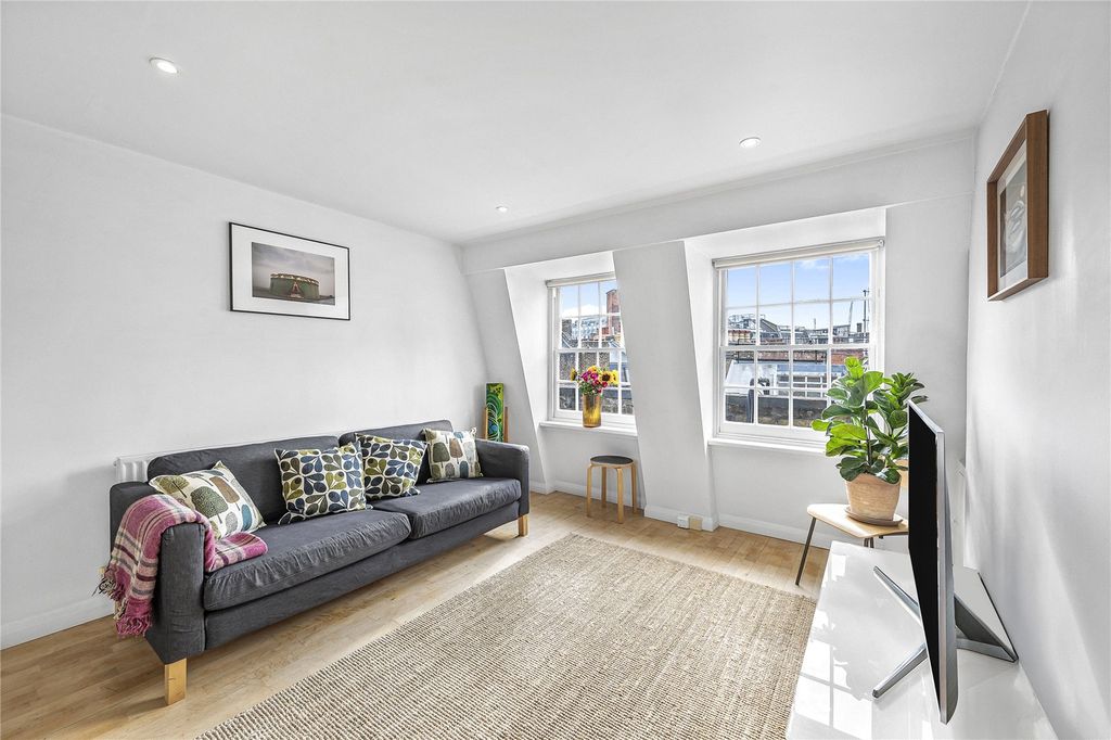Property photo 1 of 8 4