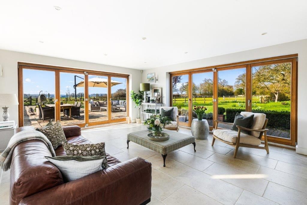 Property photo 2 of 21 Image