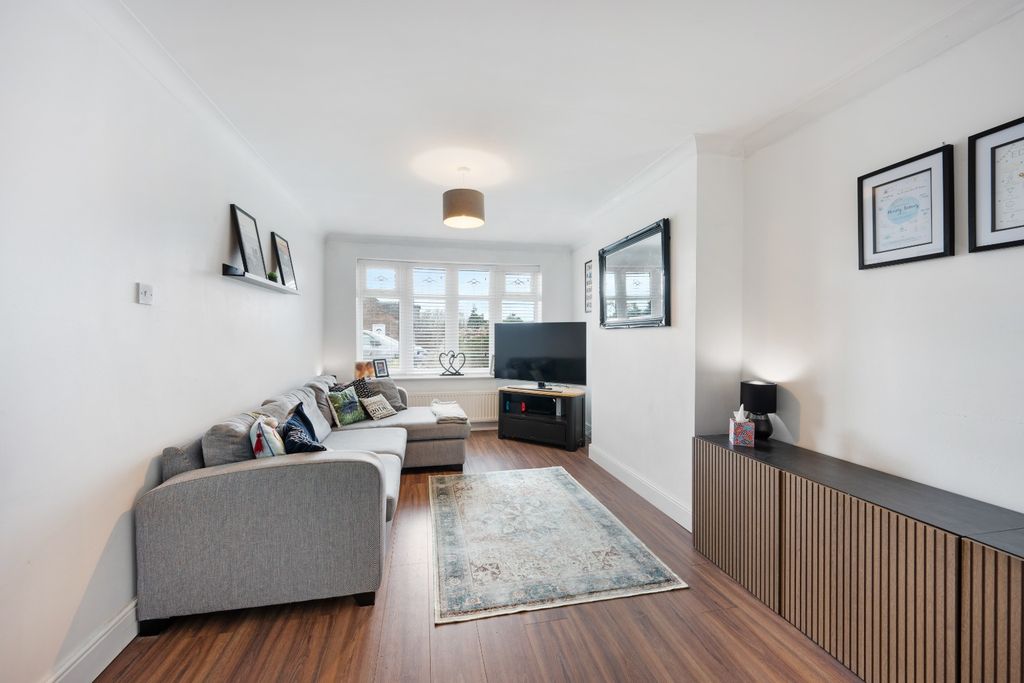 Property photo 3 of 24 4955197