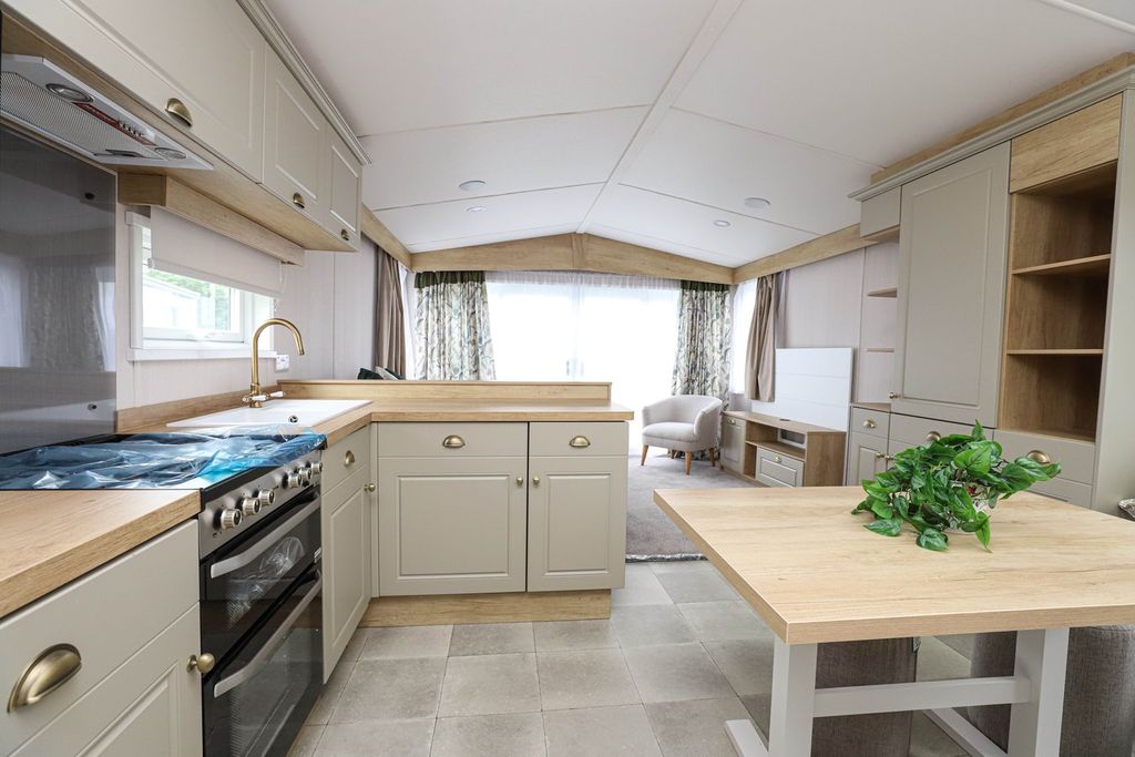 Property photo 2 of 10 Open Plan Living