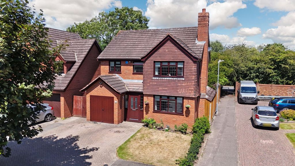 Property photo 1 of 28