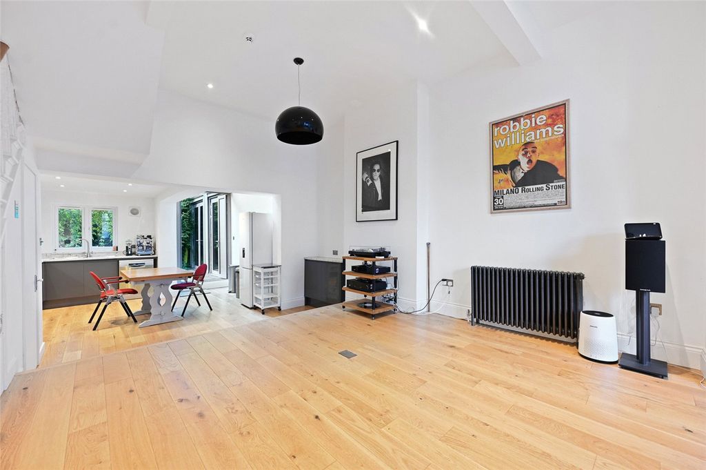 Property photo 2 of 11 Picture No. 08