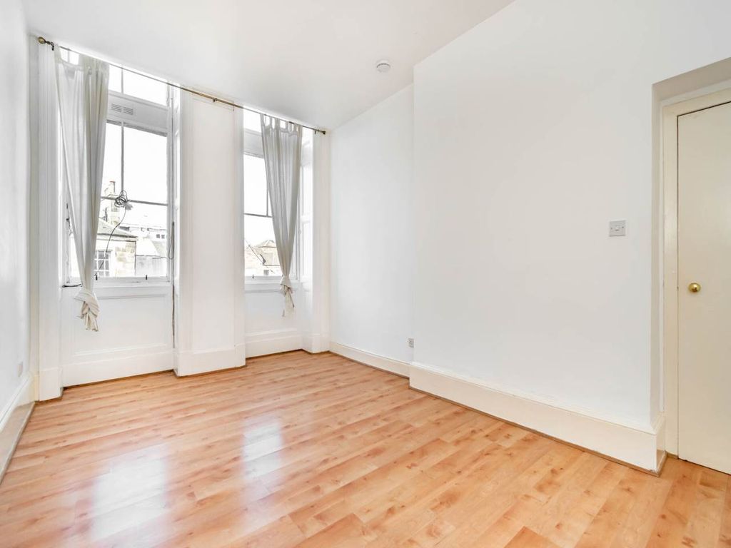 Property photo 2 of 9 61928_125-1F2-Constitutionst-002