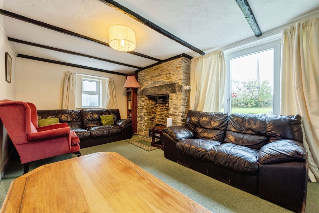 Property photo 3 of 17 Photo