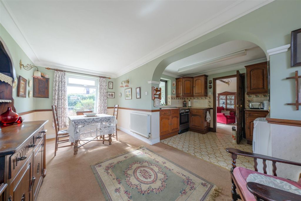 Property photo 3 of 18