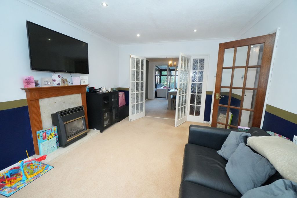 Property photo 3 of 18 Image 2