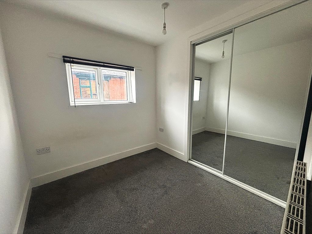 Property photo 2 of 6 Photo 4