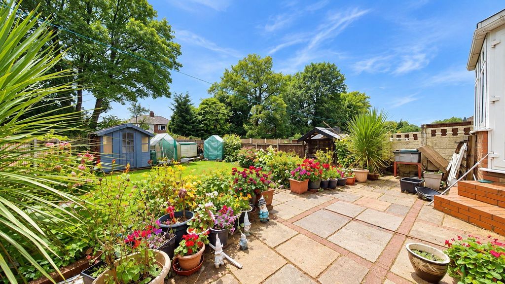 Property photo 2 of 31 Regal Drive Rear Garden